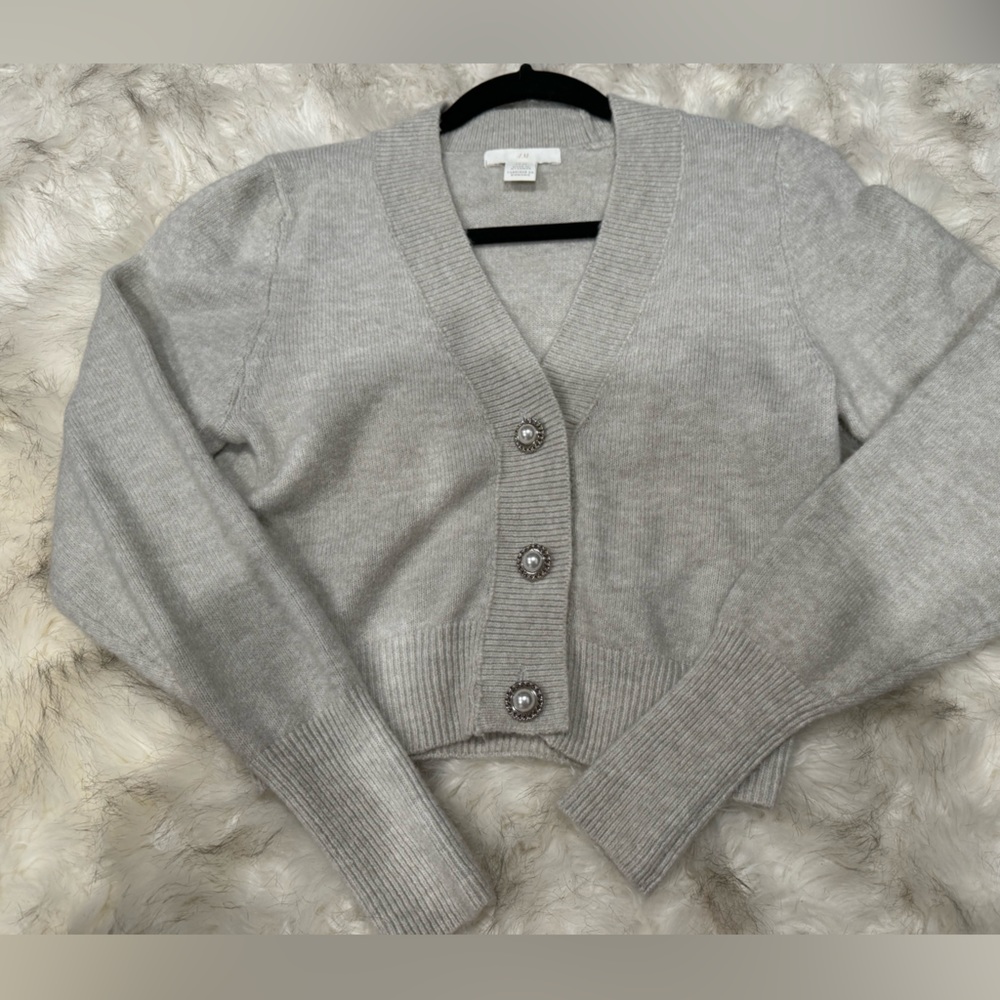 H&M sweater - Picture 2 of 4